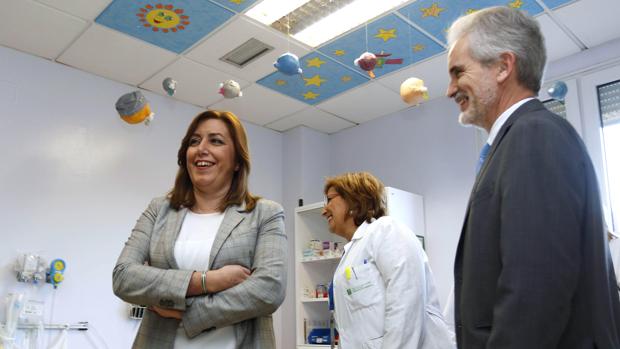 La Junta intenta frenar la crisis sanitaria con promesas en cada provincia sin dar marcha atrás a las fusiones