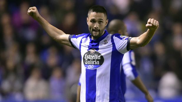 El exdelantero del Córdoba Florin Andone celebra un gol con el Deportivo