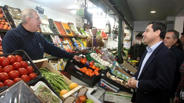 El líder de los popualres visitó el martes un mercado de abastos