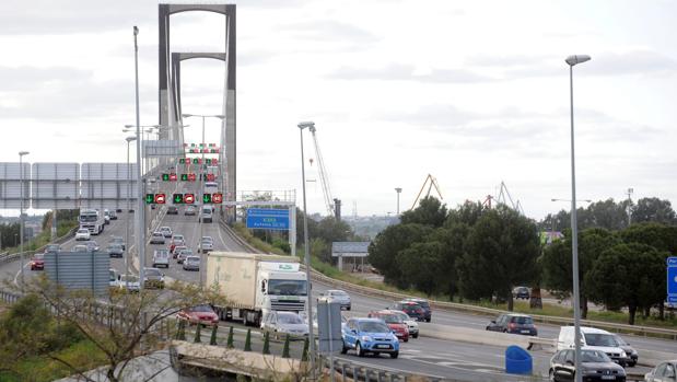 La salida del Puente del Centenario, el segundo radar que más multas pone en Sevilla