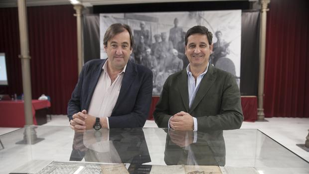 Juan Manuel Serrano (a la izquierda) y Juan Manuel Fernández, en la conferencia