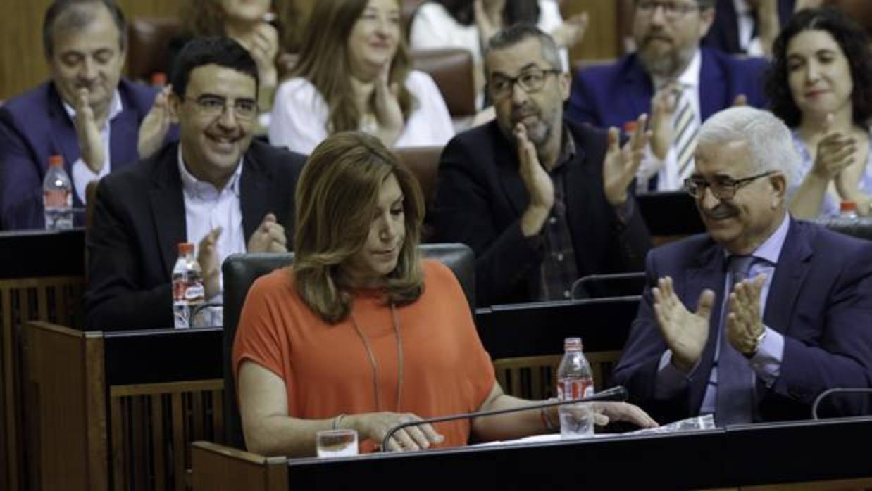 Susana Díaz tras una intervención este jueves en el Parlamento