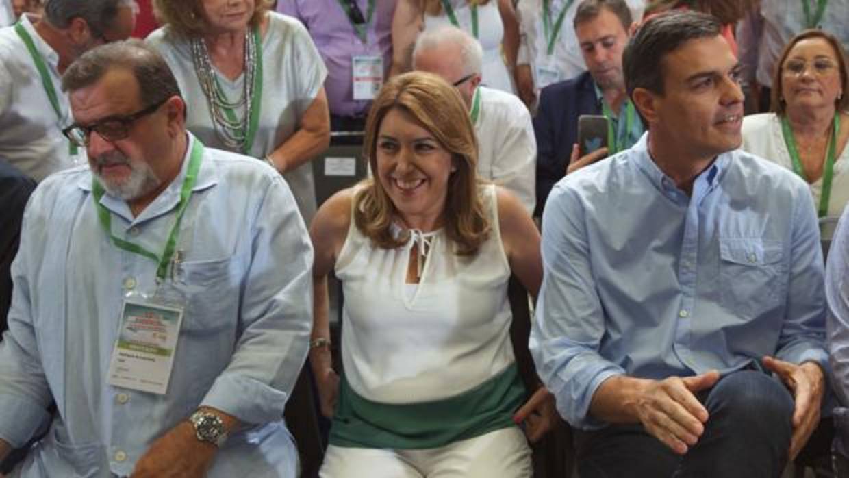 José Rodríguez de la Borbolla, Susana Díaz y Pedro Sánchez, en la clausura del congreso del PSOE-A