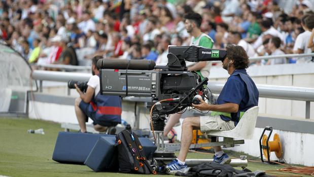 ¿Dónde ver el Córdoba CF-Nástic por televisión?