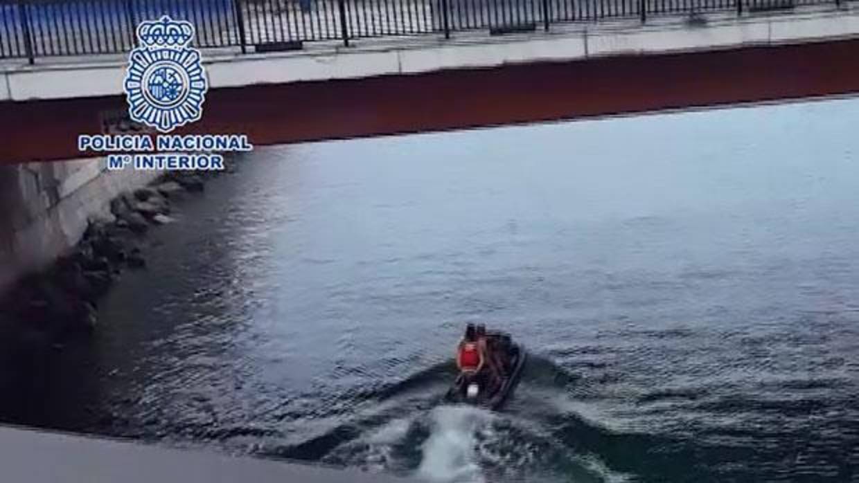 La Policía desarticula una red tráfico de personas que operaba con motos acuáticas en el Estrecho
