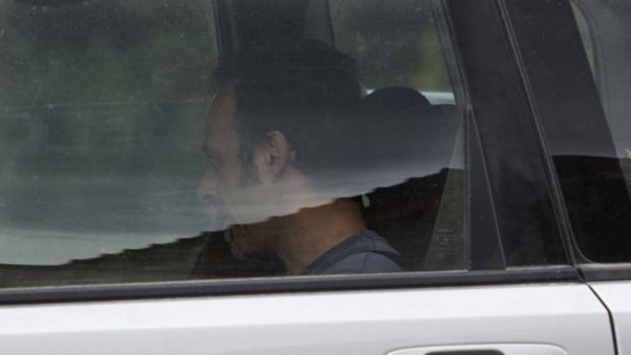 Francesco Arcuri, tras salir de la comandancia de la Guardia Civil