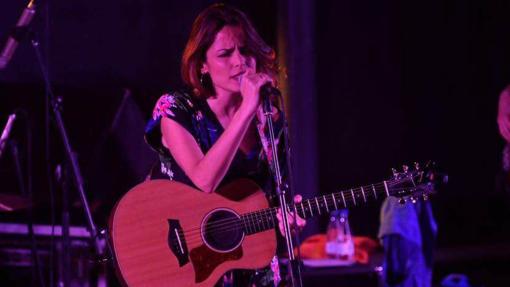 Gloria Ariza, de «Ariza on Sticks», durante un concierto