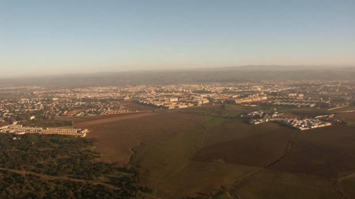 Vista aérea de los terrenos del plan parcial O-1 hasta San Rafael de la Albaida
