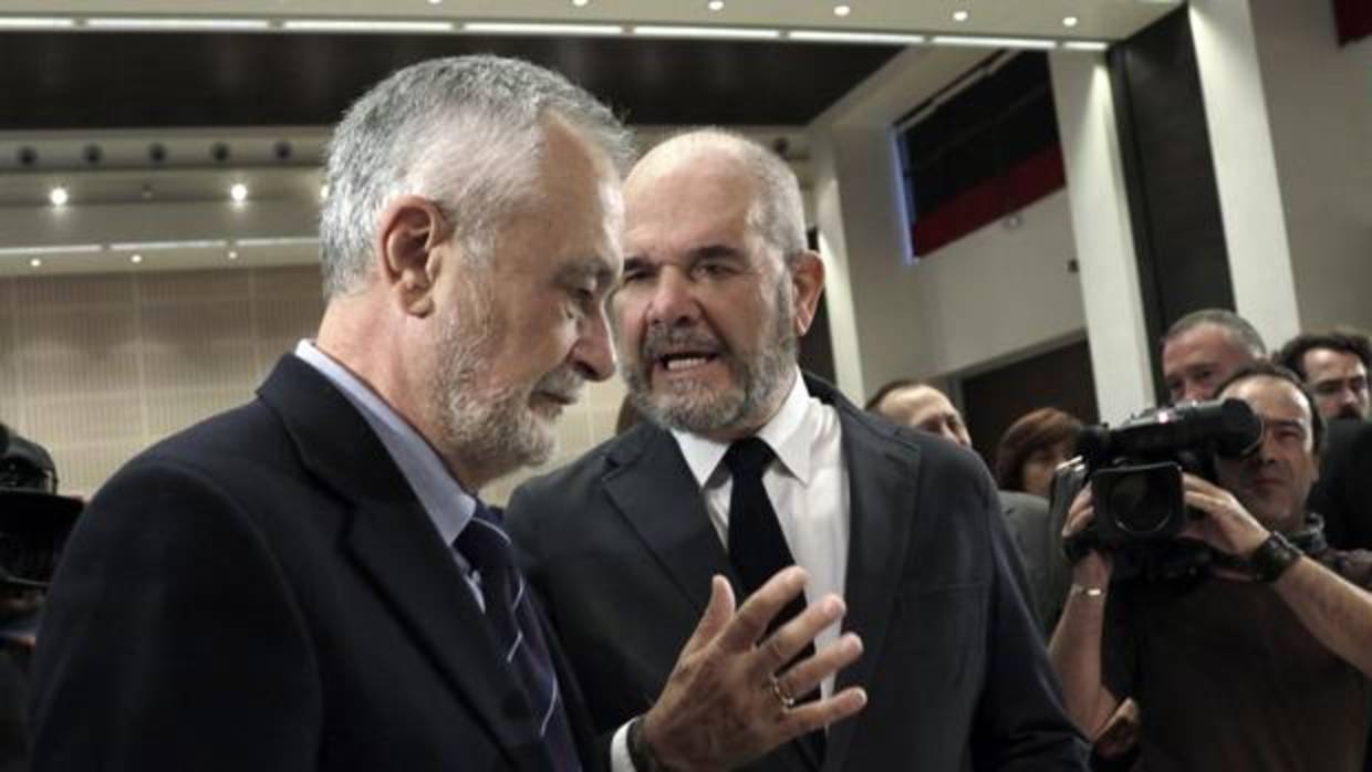 Los ex presidentes de la Junta de Andalucía José Antonio Griñán y Manuel Chaves