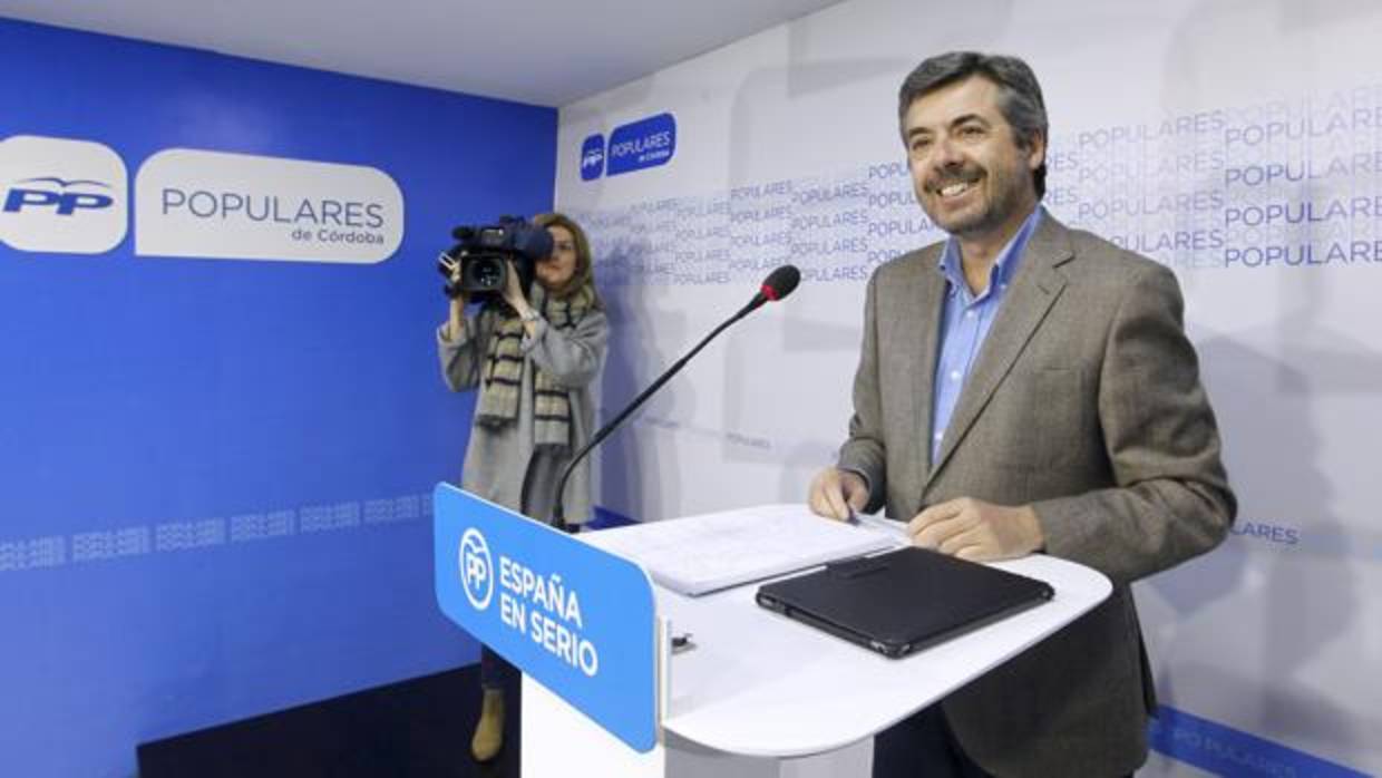 El parlamentario popular Miguel Ángel Torrico, en una comparecencia