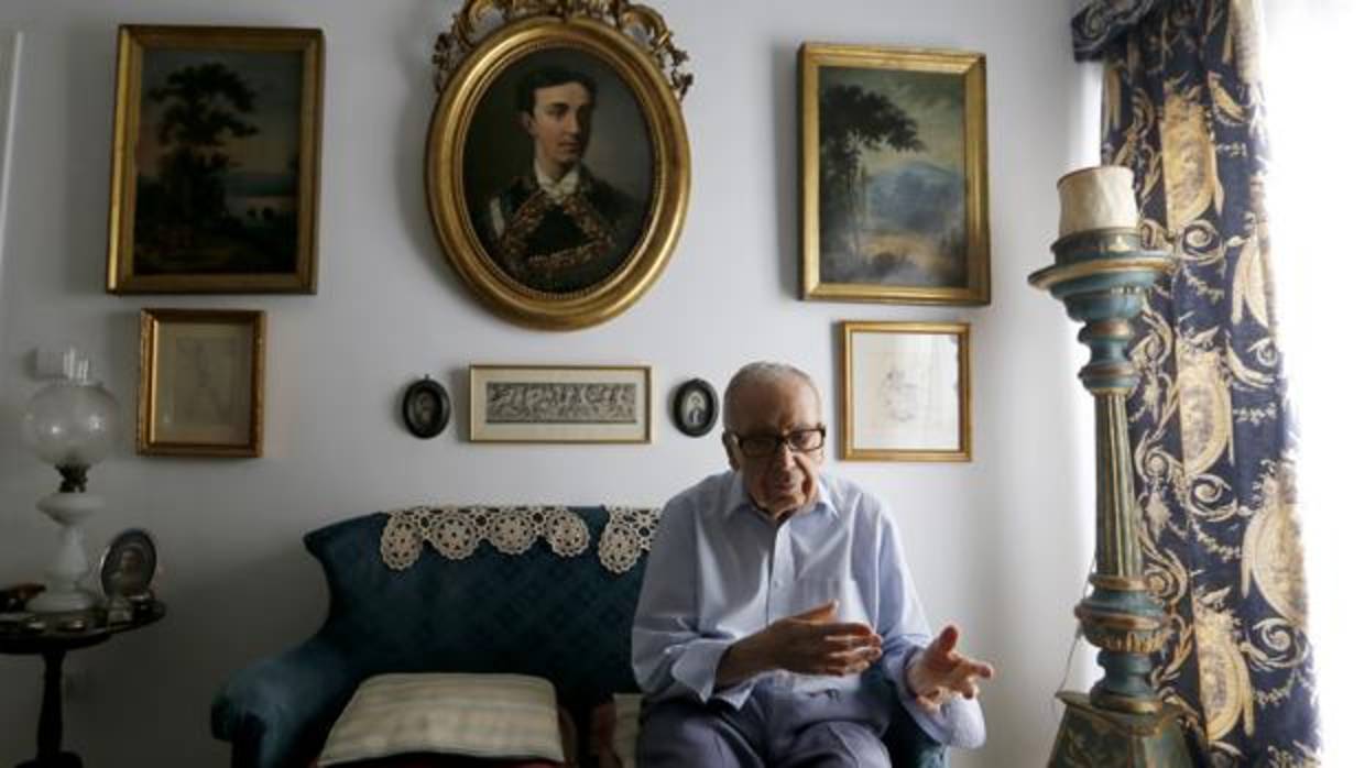 El poeta cordobés, en su domicilio a finales de octubre de 2017