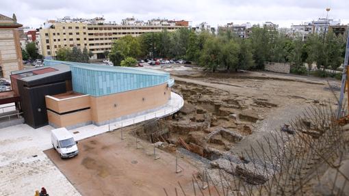 Restos del anfiteatro de Córdoba, tras el rectorado de la Universidad