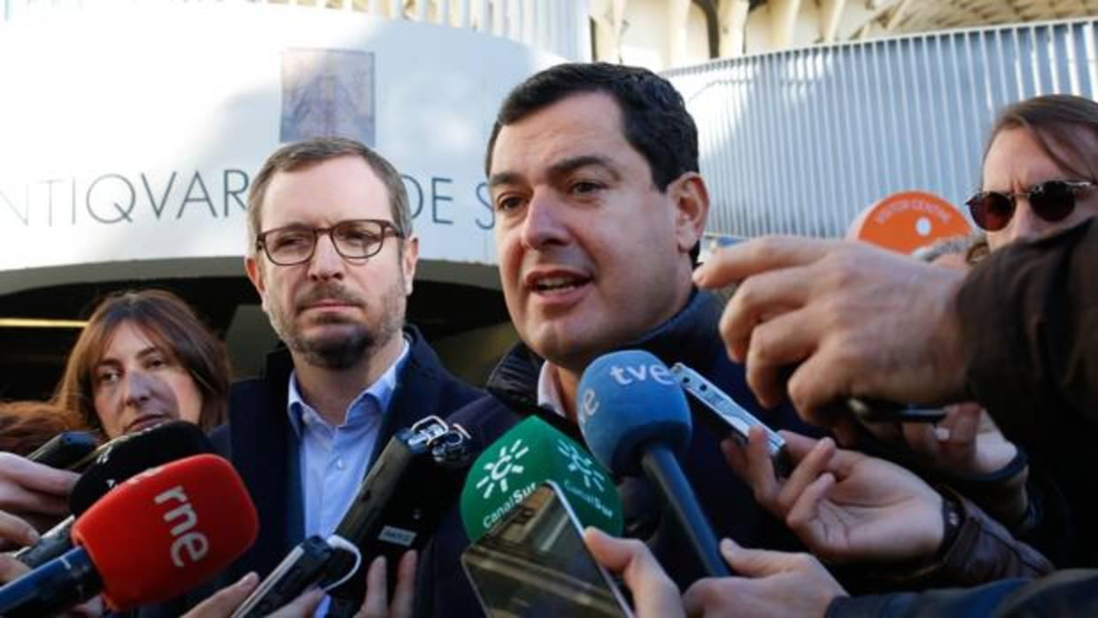 Juanma Moreno hace declaraciones ante los medios