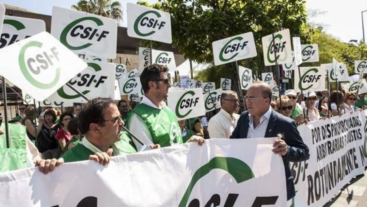 Los sindicatos amenazan con movilizaciones ante la anulación de las 35 ...