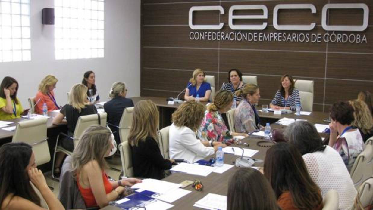 Foro, en junio, con la directora de la ONCE en Córdoba y la directora financiera en Andalucía de Pecomark
