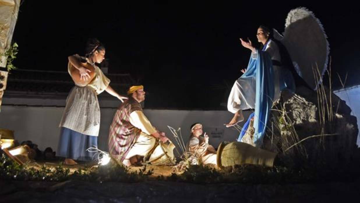 Carroza del año pasado con el ángel de la Anunciación