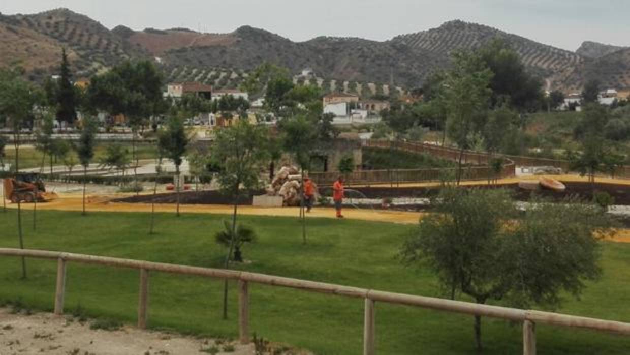 Zona fluvial junto al río Genil a su paso por Jauja, en la que se ha proyectado la playa artificial