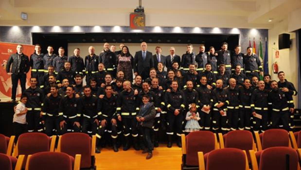 Bomberos que han tomado posesión en la Diputación de Córdoba