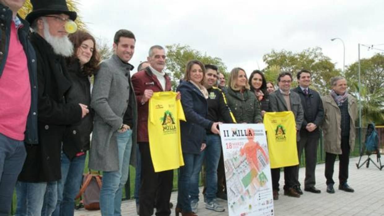 Autoridades y organizadores de la Milla, durante la presentación este martes