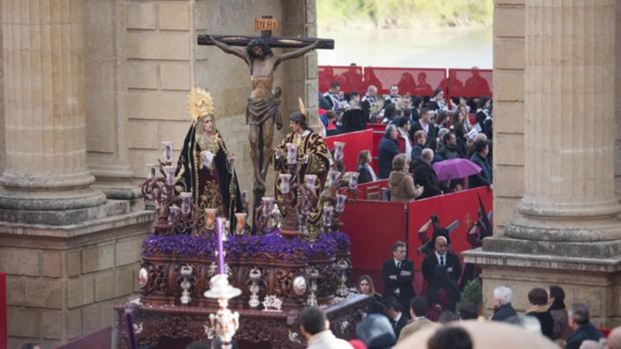 El Cristo de las Penas, en la carrera oficial de la Semana Santa de Córdoba