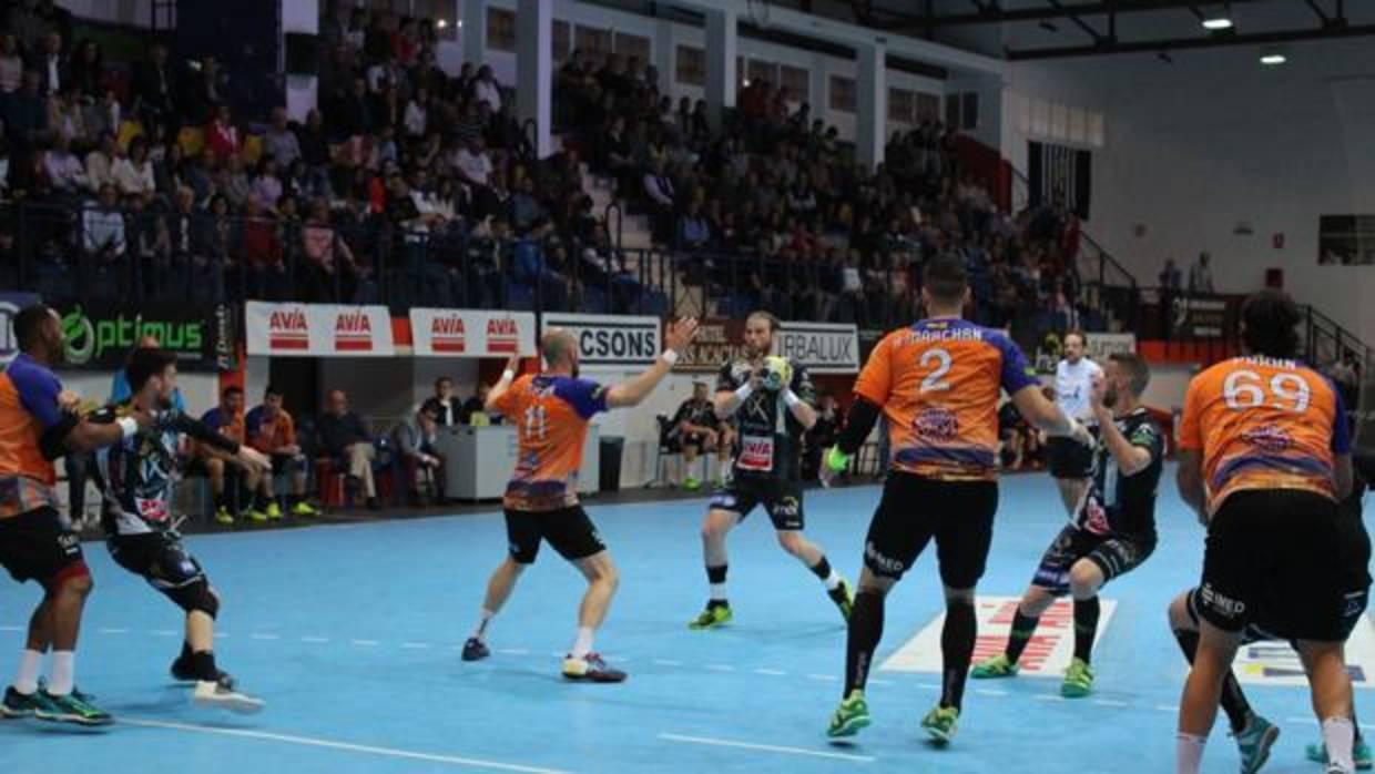 El Ángel Ximénez durante su encuentro contra el Benidorm en el Miguel Salas