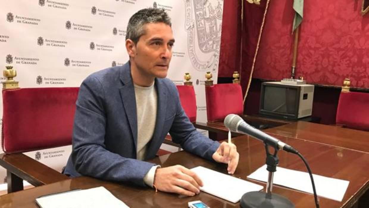 El portavoz de Ciudadanos en el Ayuntamiento de Granada, Manuel Olivares, este miércoles.