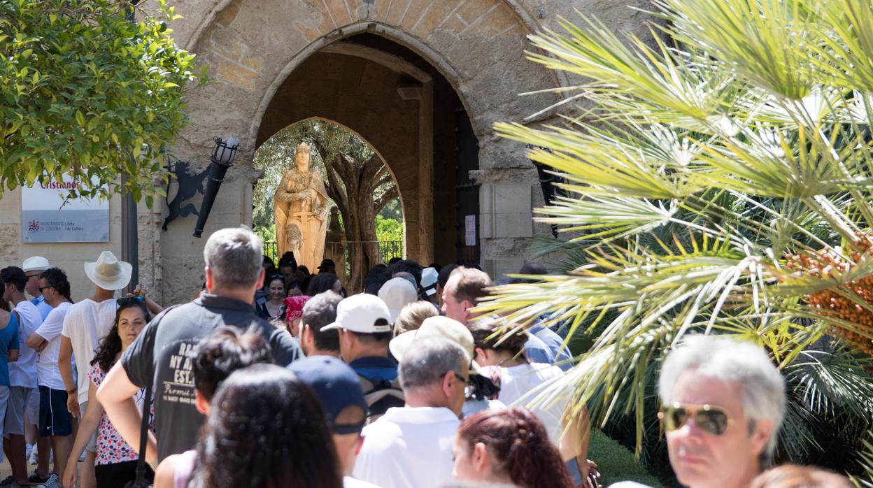 Entrada al Alzácar de los Reyes Cristianos en 2017