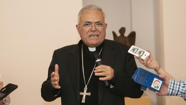 El obispo de Córdoba, a la ministra de Educación: «Los hijos son de los padres antes que del Estado»