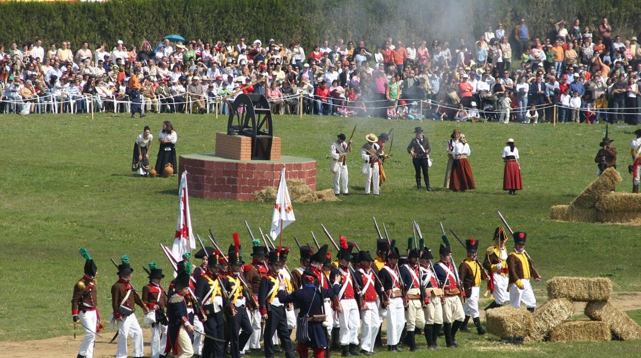 Figurantes escenifican la batalla de Bailén