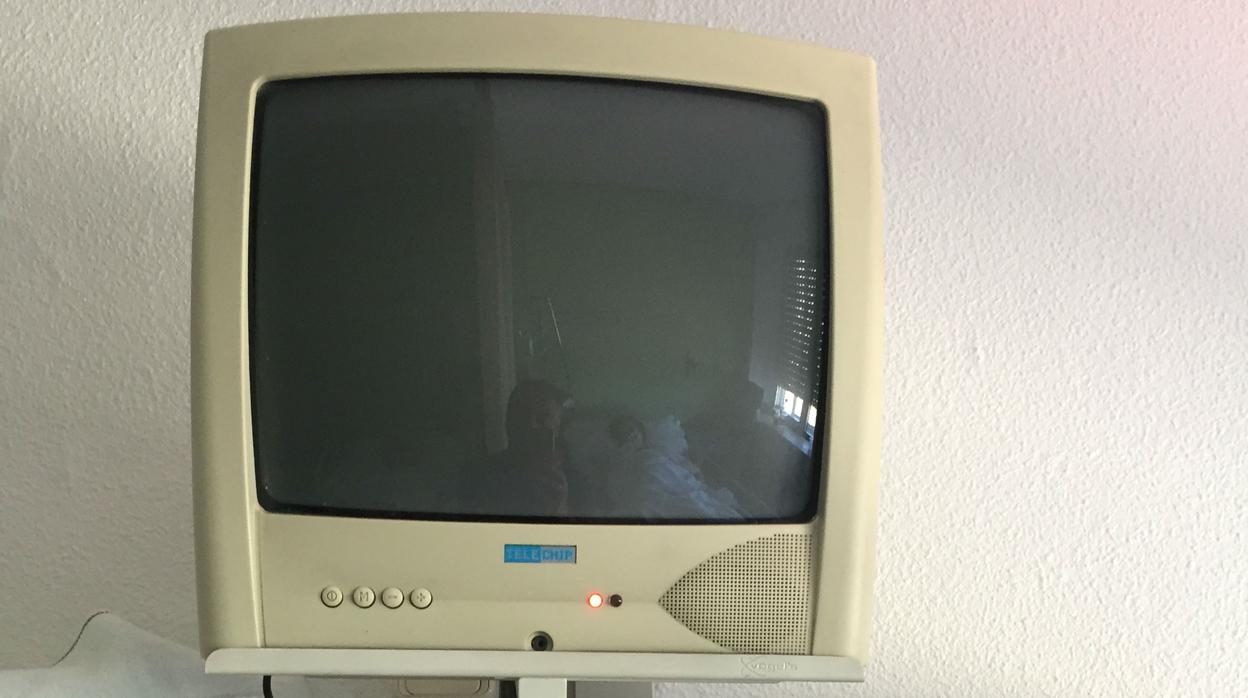 Televisión de pago en una habitación del hospital Médico-Quirúrgico de Jaén