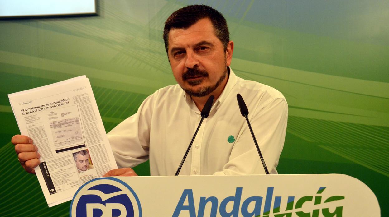 El vicesecretario del PP andaluz, Toni Martín, durante su comparecencia este jueves ante los medios de comunicación