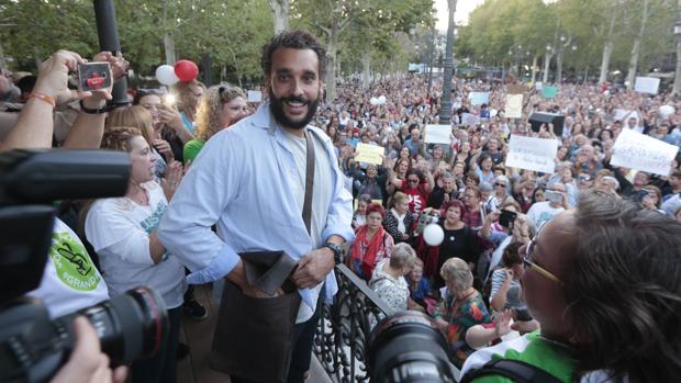 El Colegio de Médicos de Granada expedienta al jefe de Nefrología que denunció a Spiriman