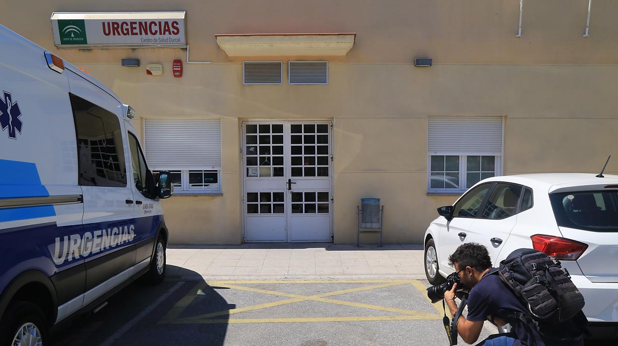 Centro de salud de Dúrcal donde el detenido dejó a la víctima