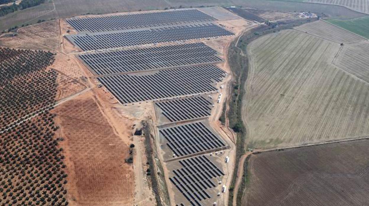 Planta solar instalada en el municipio cordobés de El Carpio