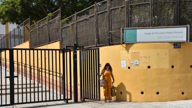 Colecta entre los padres de Estepona para retirar amianto y poner aire acondicionado en un colegio