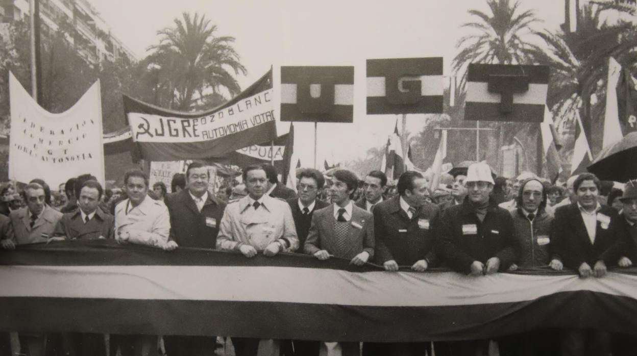 Manifestación en Córdoba por la autonomía de Andalucía el 4 de diciembre de 1977