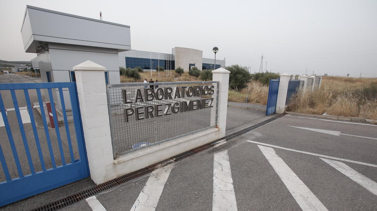 Acceso a la planta de Pérez Giménez en Almodóvar del Río