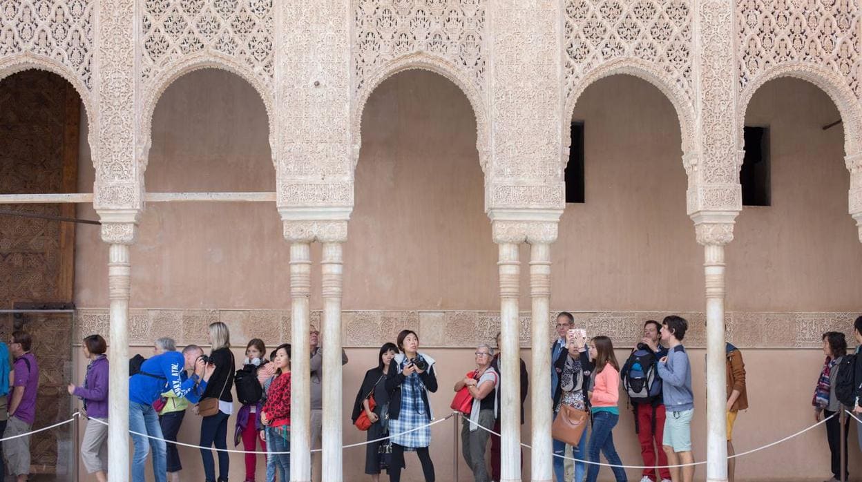 La Alhambra de Granada, uno de los monumentos más visitados de España.