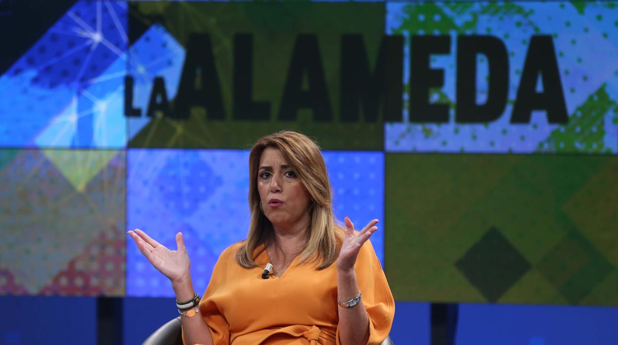 Susana Díaz, durante la entrevista concedida al canal malagueño 101TV