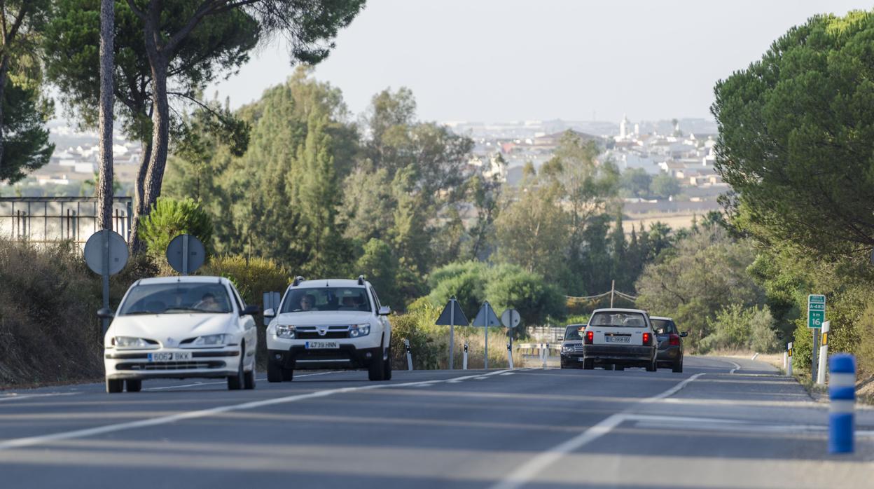 Vehículos circulan por la A-483