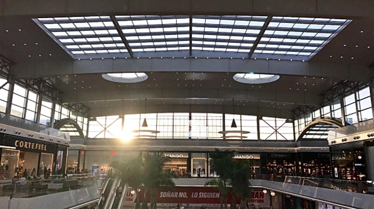 El Centro Comercial Nevada Shopping de Granada.