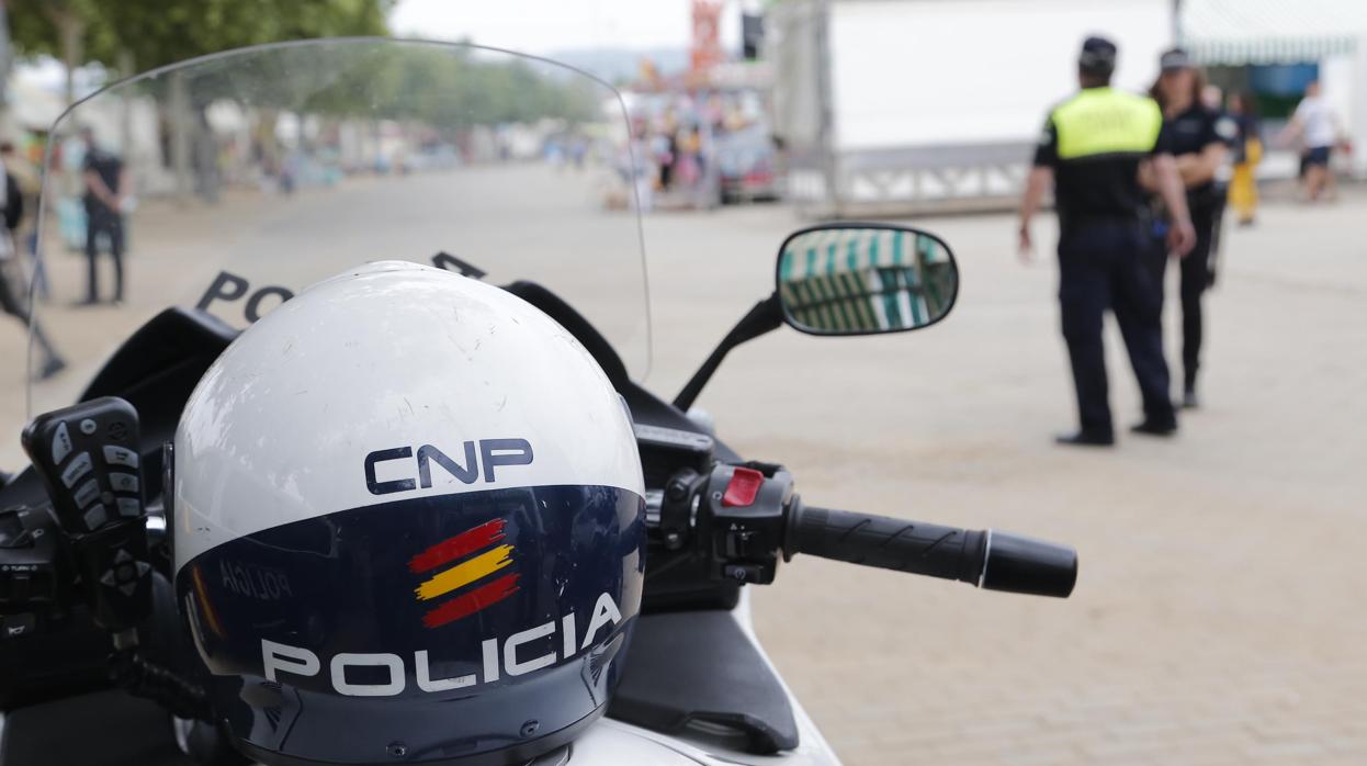 Moto de la Policía Local de Córdoba, que realizó la detención