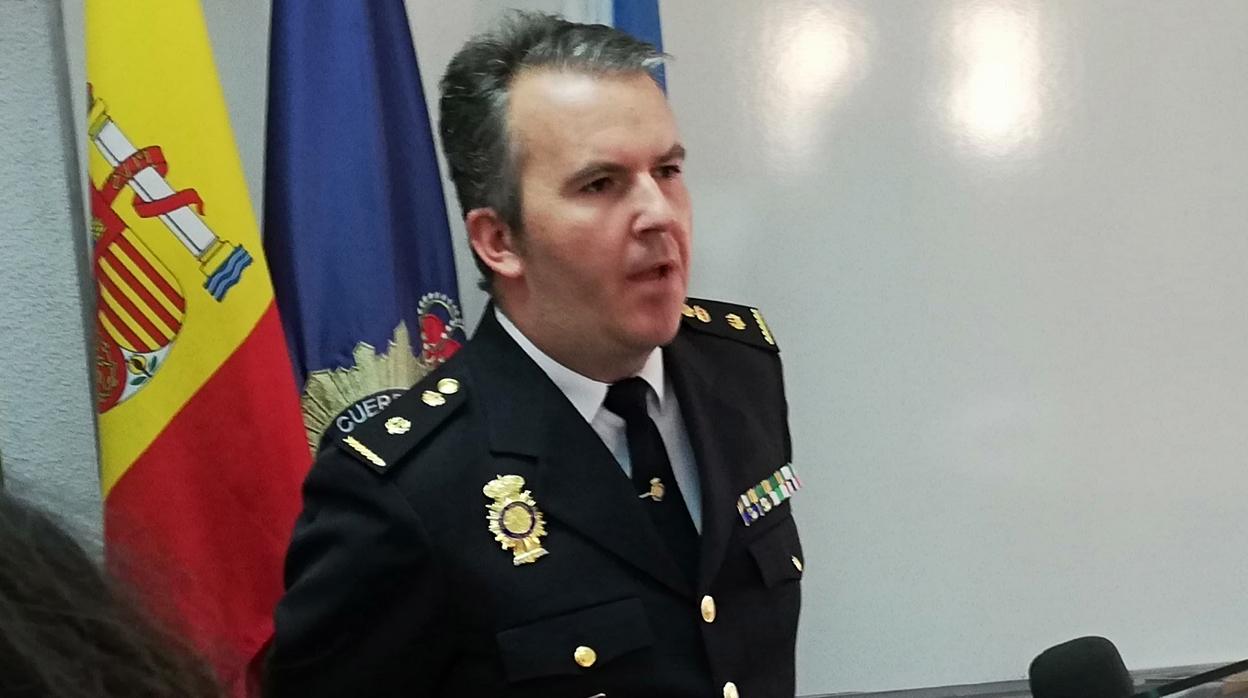 El jefe de la Brigada de Policía Judicial de la comisaría de La Línea, ante los medios