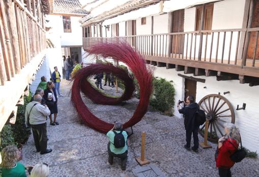 Turistas en la Posada del Potro