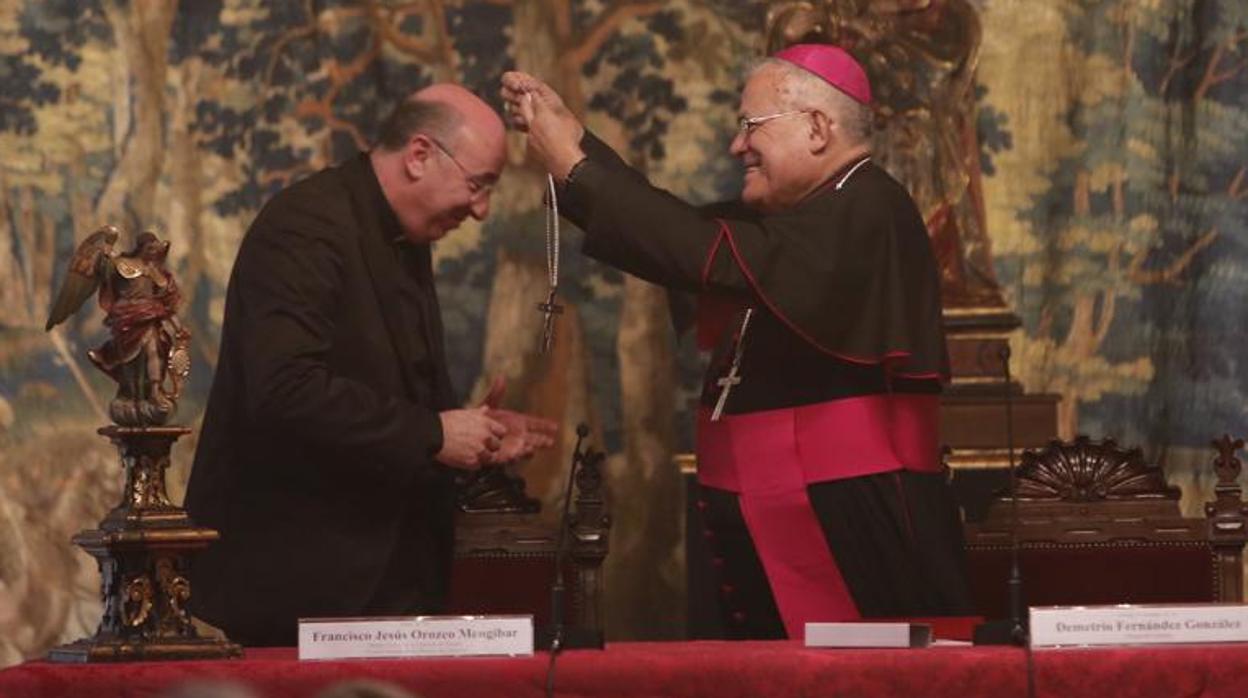 El obispo de Córdoba junto a Francisco Jesús Orozco, nuevo obispode Guadix-Baza