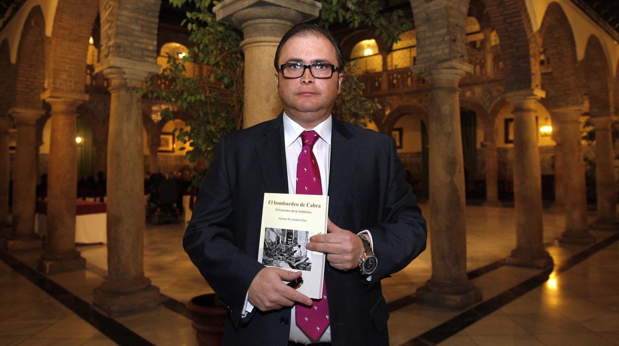 Presentación del libro de Antonio Arrabal sobre el bombardeo de Cabra