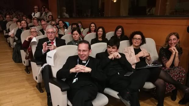Fazio anima a combatir las mentiras que acosan a la Iglesia católica