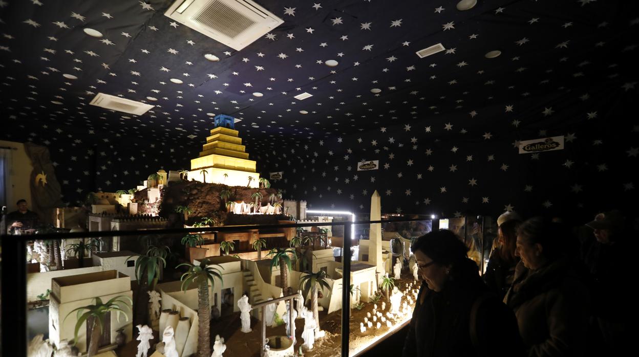 Belén de chocolate de Galleros Artesanos en Rute, dedicado a los grandes imperios de la antigüedad