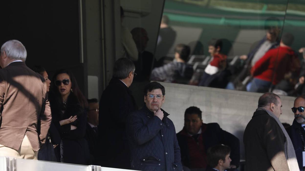Jesús León en el palco ante el Rayo Majadahonda