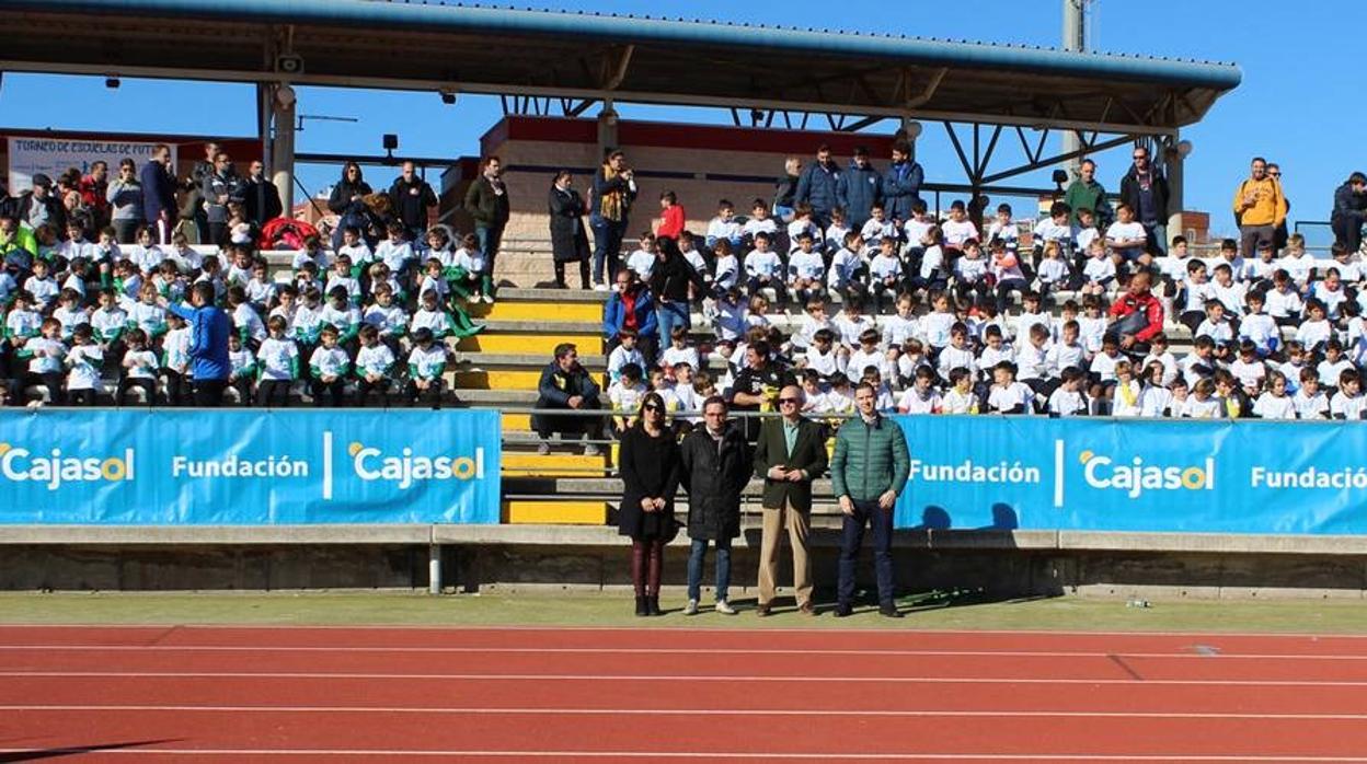 Los menores del Mundialito Cajasol, en una imagen de grupo